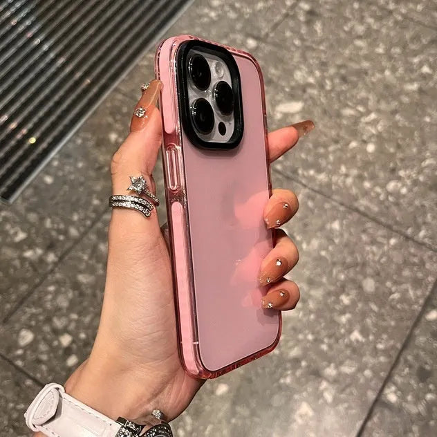 Silicone drop-resistant phone case with transparent edges and contrast colour for iPhone