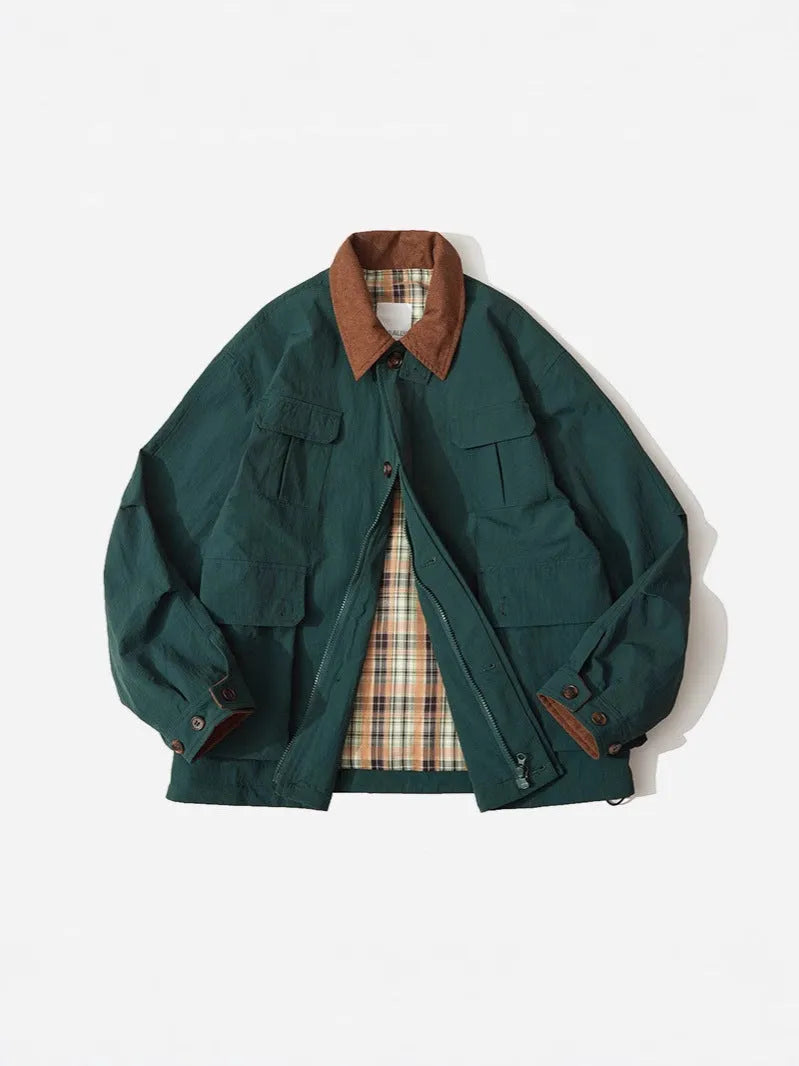Casual solid colour polyester jacket with side pockets in apricot or green