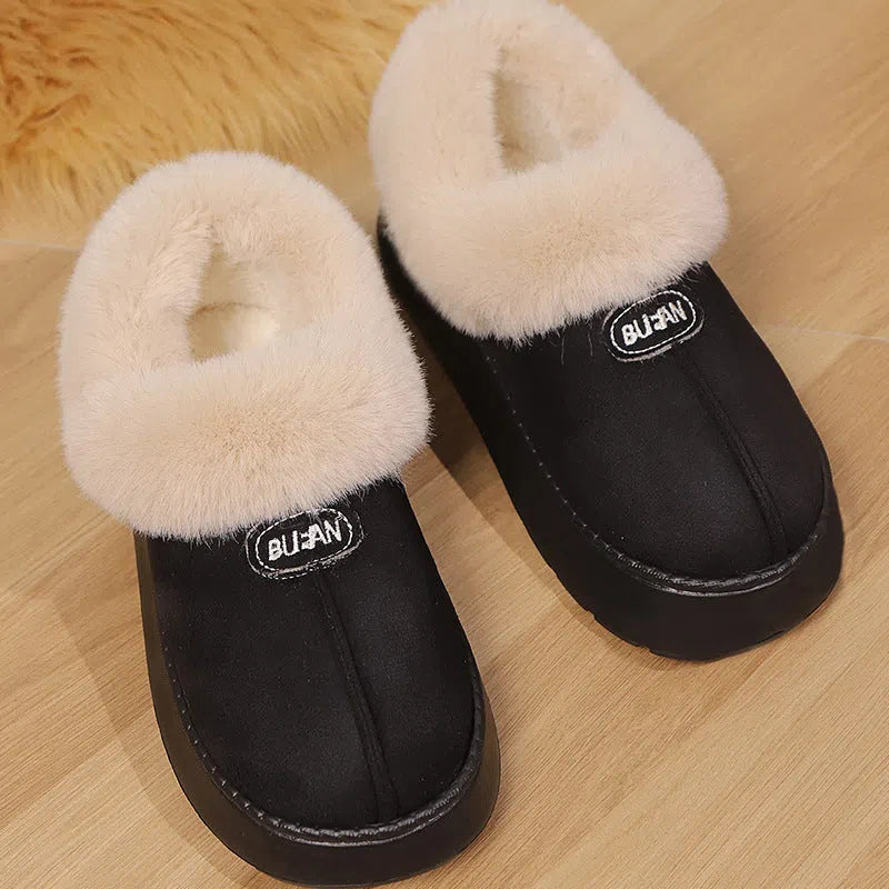 Unisex suede flat heel slippers in warm colours for indoor wear