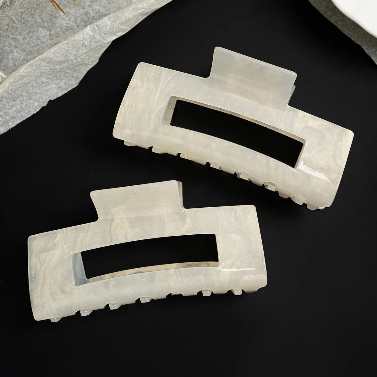 Large bright white PVC rectangle claw clip, 10cm long, 3cm wide and 5cm high, for women's hair