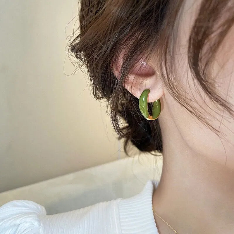 Green and white dripping oil earclip earrings with geometric shape for women, clip-on style