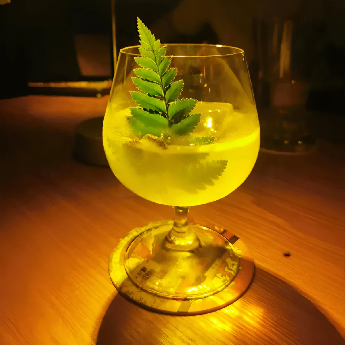 440ml low foot spirits glass with simple Nordic style, made from glass for brandy and wine