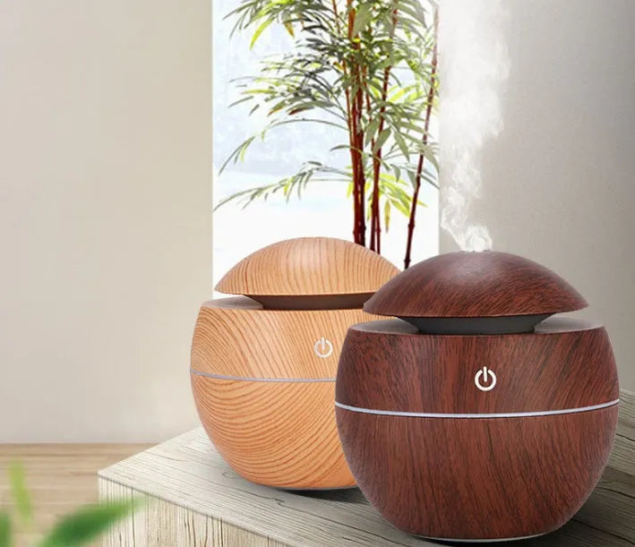 Silent USB aroma diffuser in wood grain with 130ml tank and coloured lights, 100 x 100 x 95mm