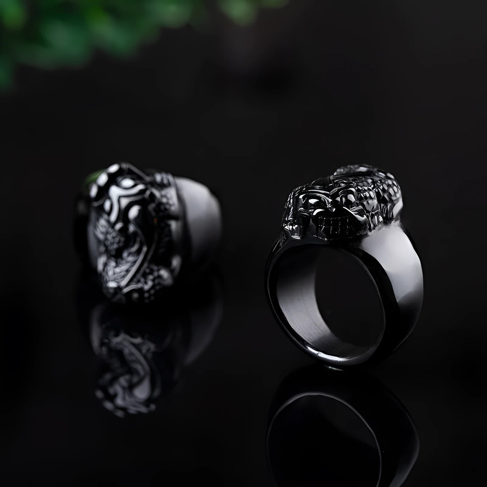 Men's obsidian pixiu thumb ring with hand-carved design and natural gold sheen accents