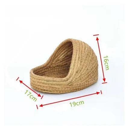 Natural hand-woven straw grass nest for small pets, bridge hole cradle shape, size S