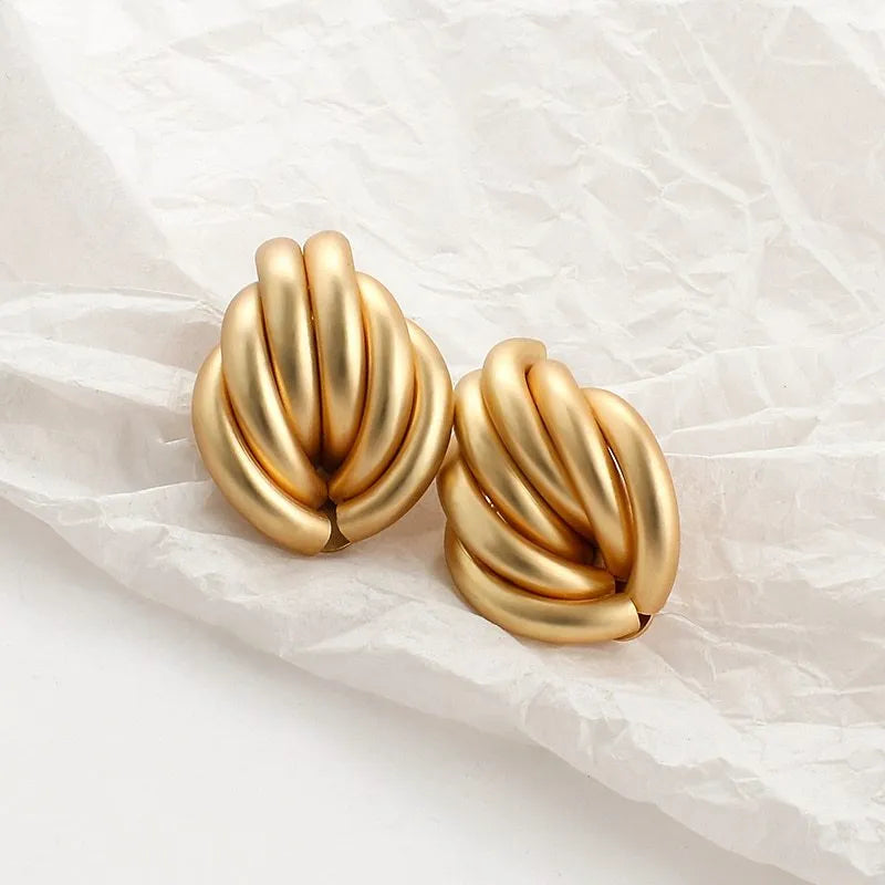 Women's simulated pearl and alloy earrings in gold colour, geometric shape