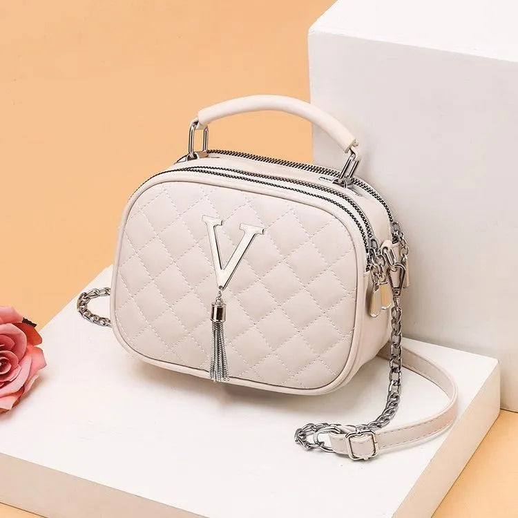 One-shoulder large capacity PU handbag for women with chain detail, deer black colourway
