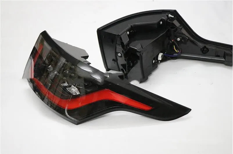 Pair of LED car taillights for BMW X5 F15 models from 2014 to 2020