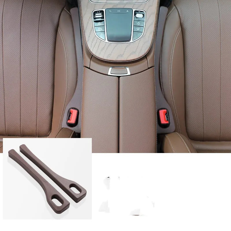 Car seat gap sealing strip in polyresin with handle for leak-proof interior protection