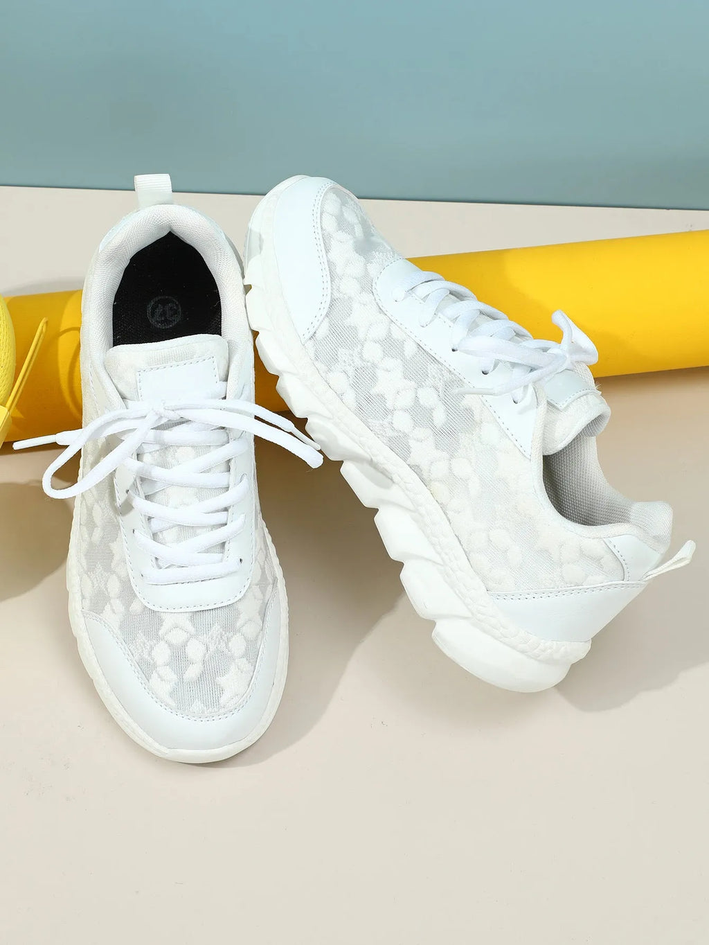 Breathable lightweight white women's casual sports shoes low top mid heel MD sole round toe lace-up