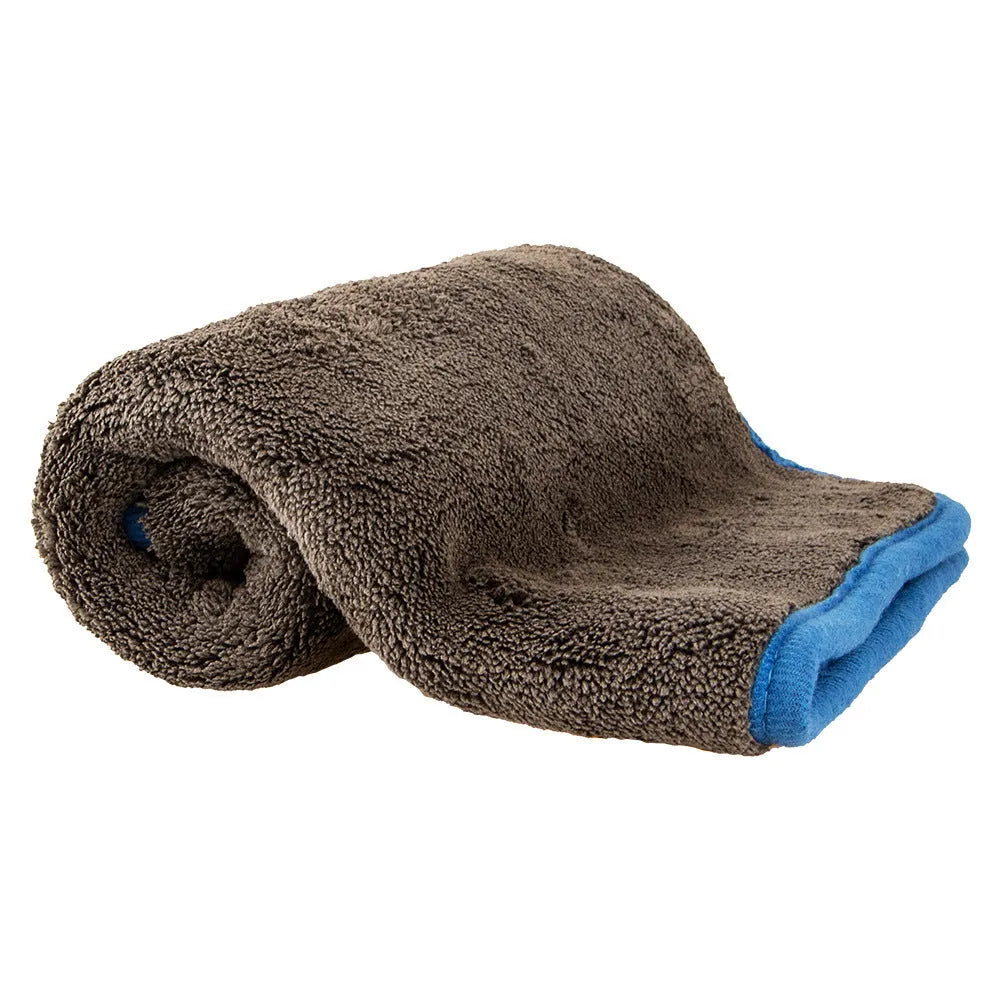 Car detailing microfiber towel 1200GSM composite coral fleece in 40x40cm size on a car bonnet