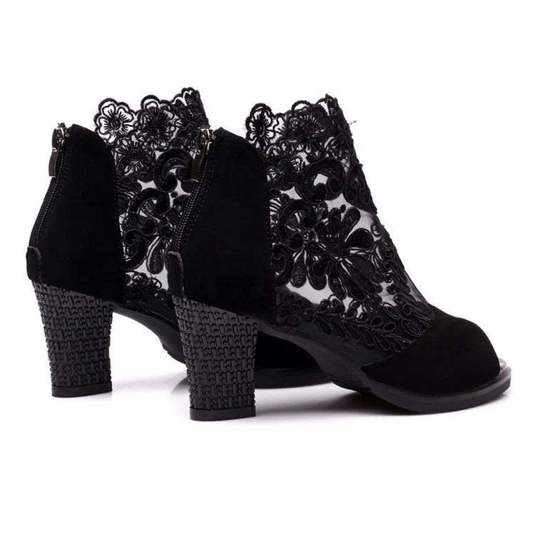 Lucyever women's black lace gladiator sandals with square high heel and zip closure.