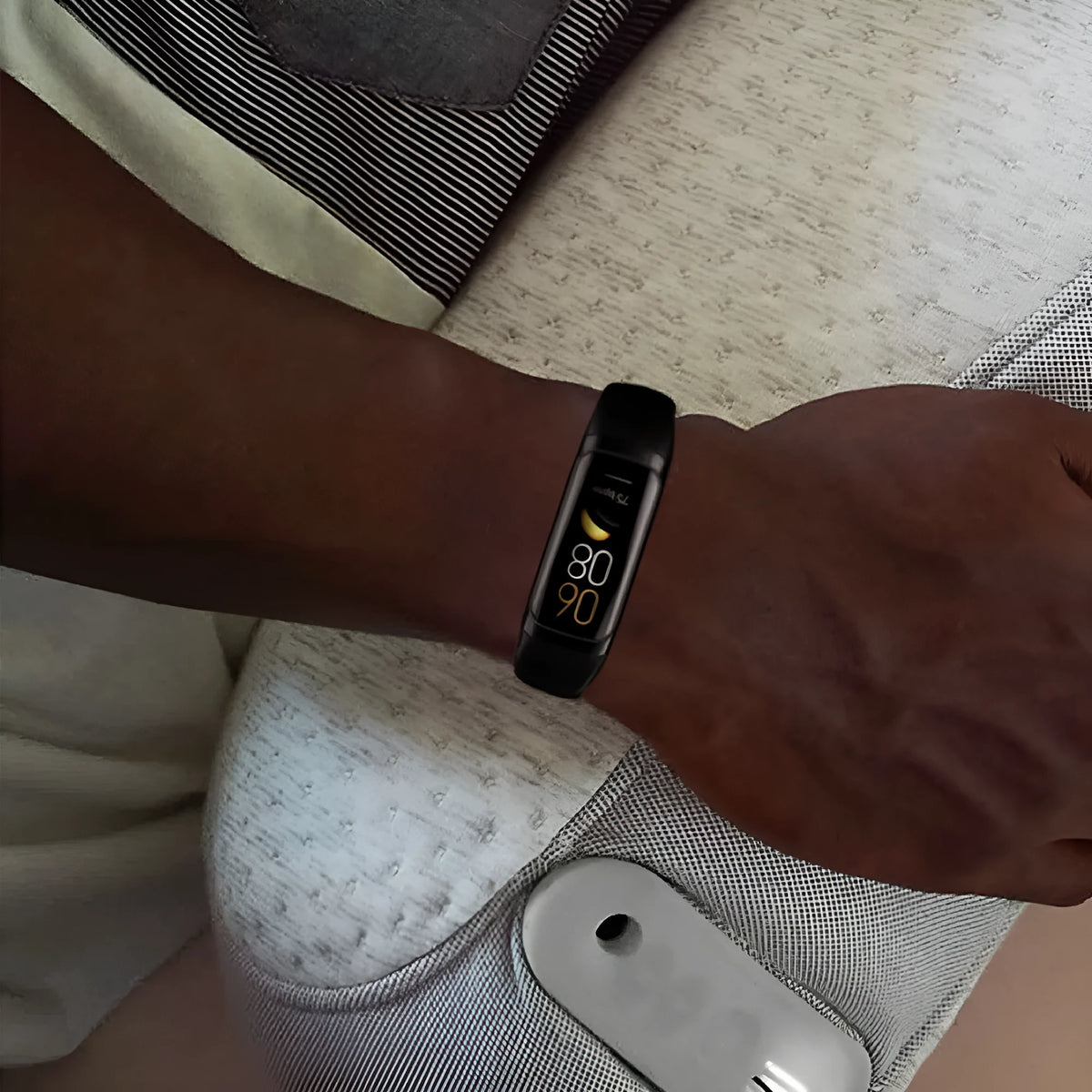HD sports watch with AMOLED screen, silicone strap, and IP67 waterproof plastic case