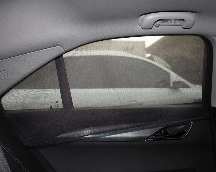Black polyester mesh car window sunshade with elastic band, sizes 100x54cm to 113x50cm, UV mosquito dust shield