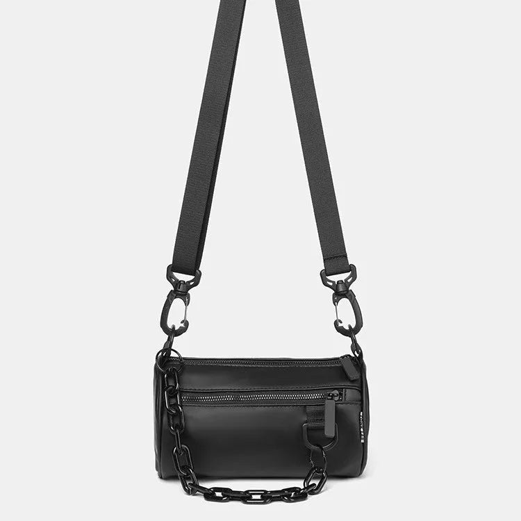 Waterproof Oxford cloth crossbody bag with chain accents in black colour