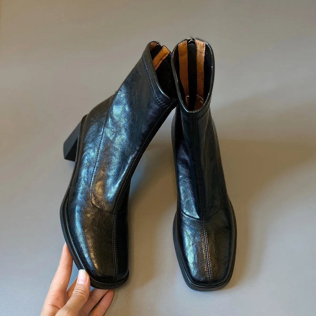 Commuter high heel stretch retro boots with chunky heel and back zipper in black single lining