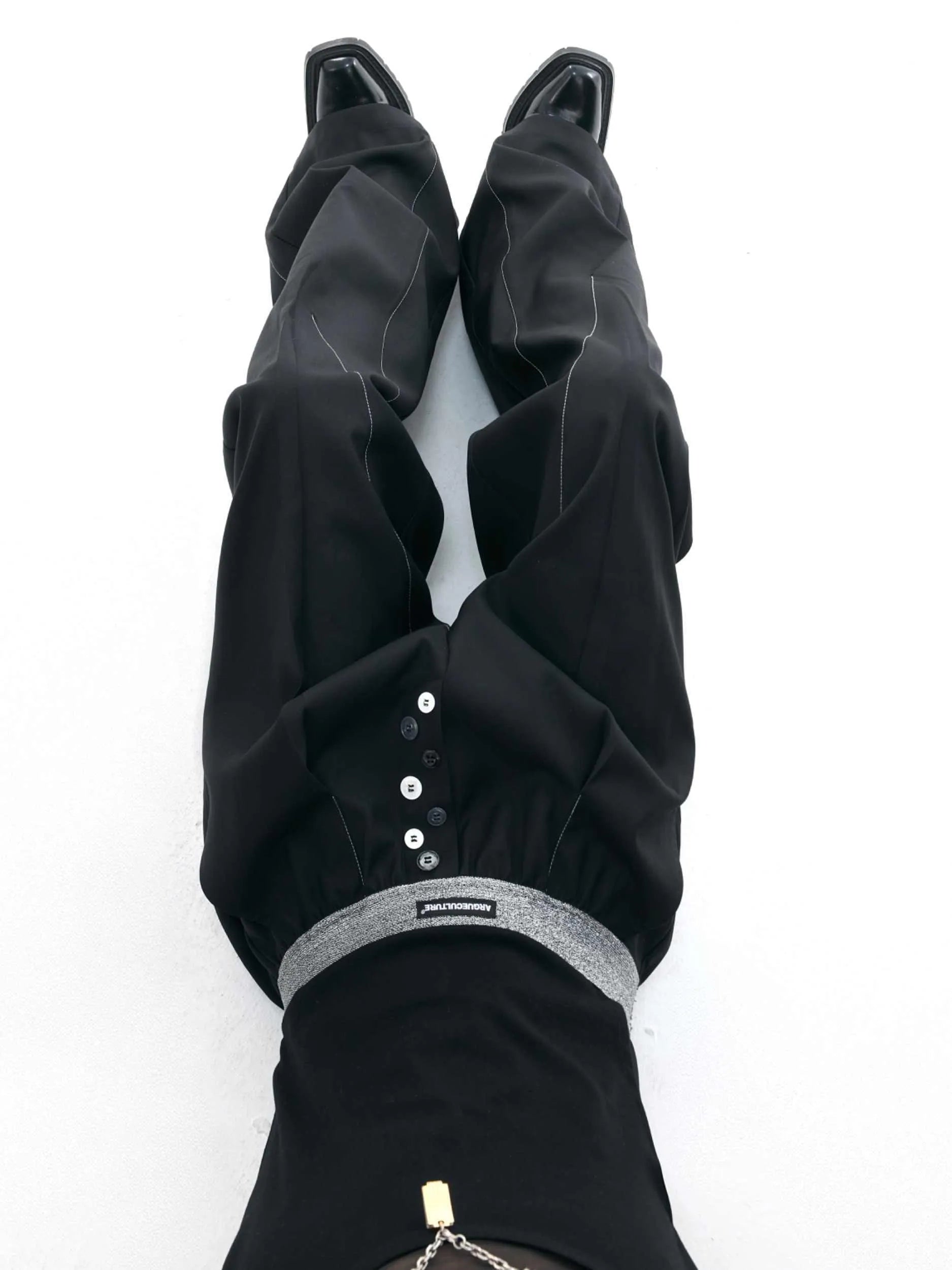 High waist straight-leg suit trousers with button open line design in black or grey colour