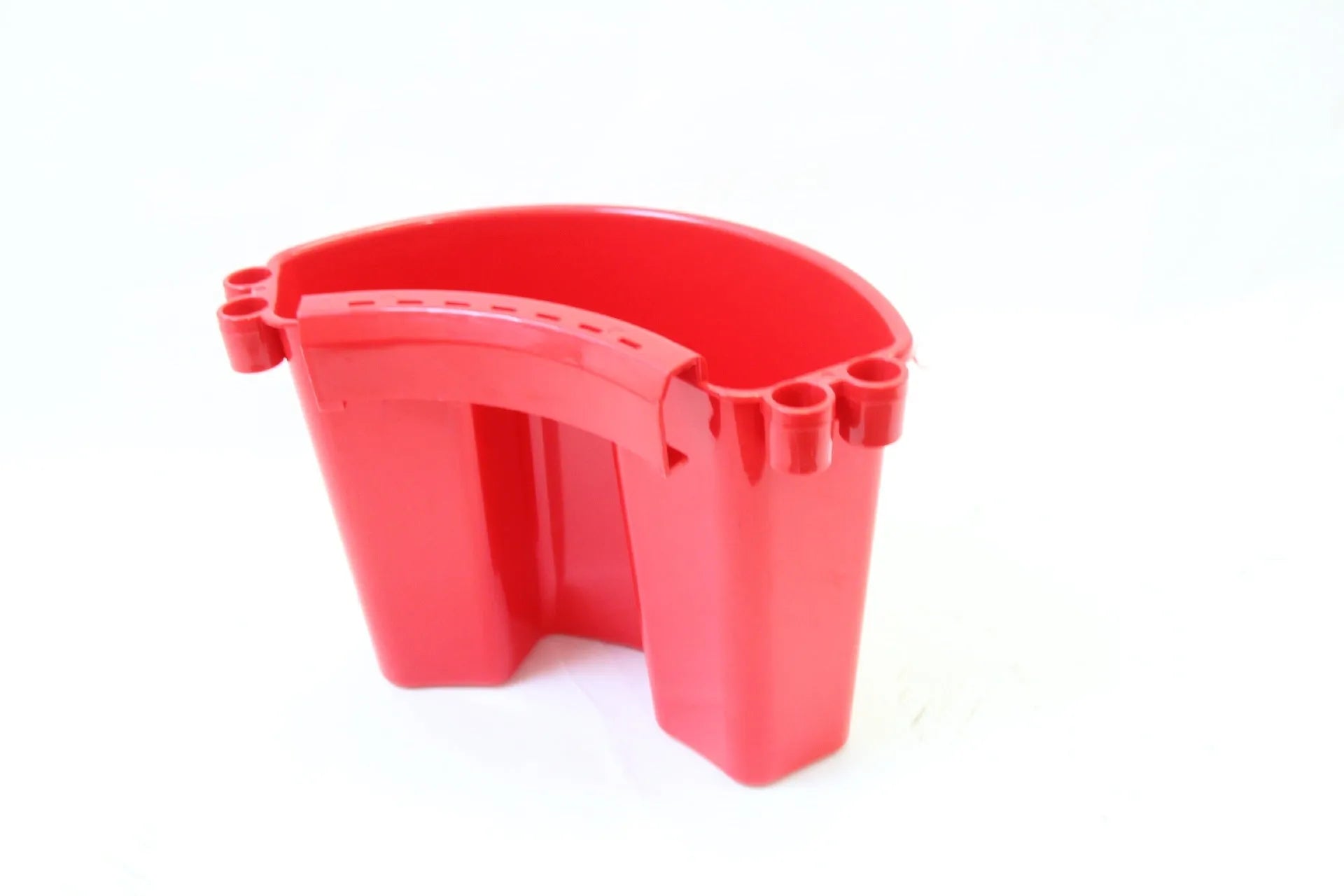 A black, red, blue, or pink PP plastic car wash bucket for vehicle cleaning.