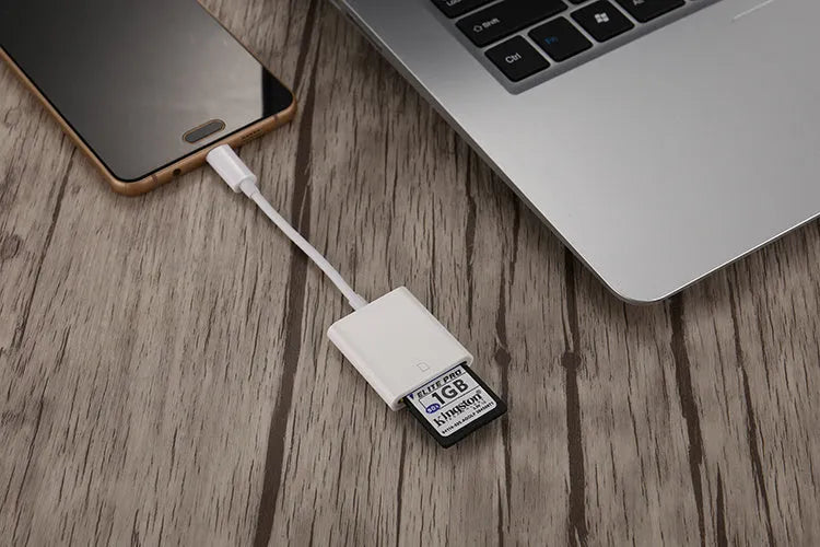 USB 2.0 SD card reader with 10cm cable in black, made of TPE and ABS materials