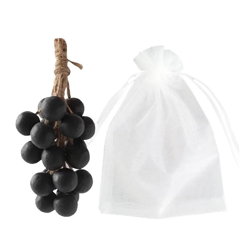Handmade grape cleansing soap bar with nourishing and oil controlling properties, 120g size