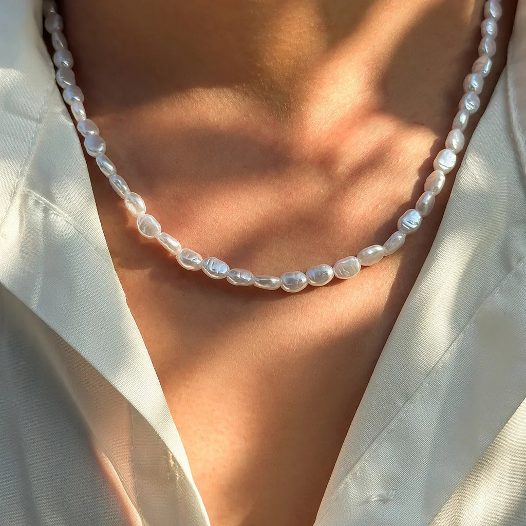Men's white U-shaped pearl clavicle necklace with adjustable 41-50cm chain