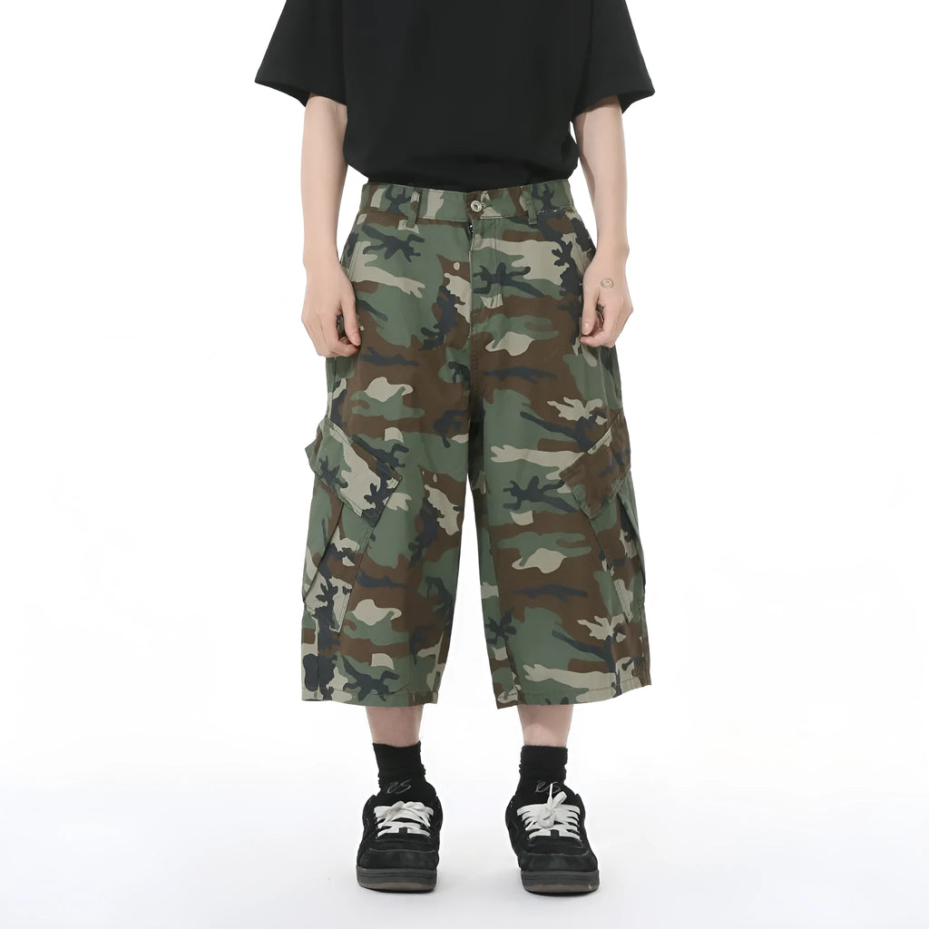 Men's cotton camouflage wide-leg loose fit cropped trousers with side stitching and large pockets