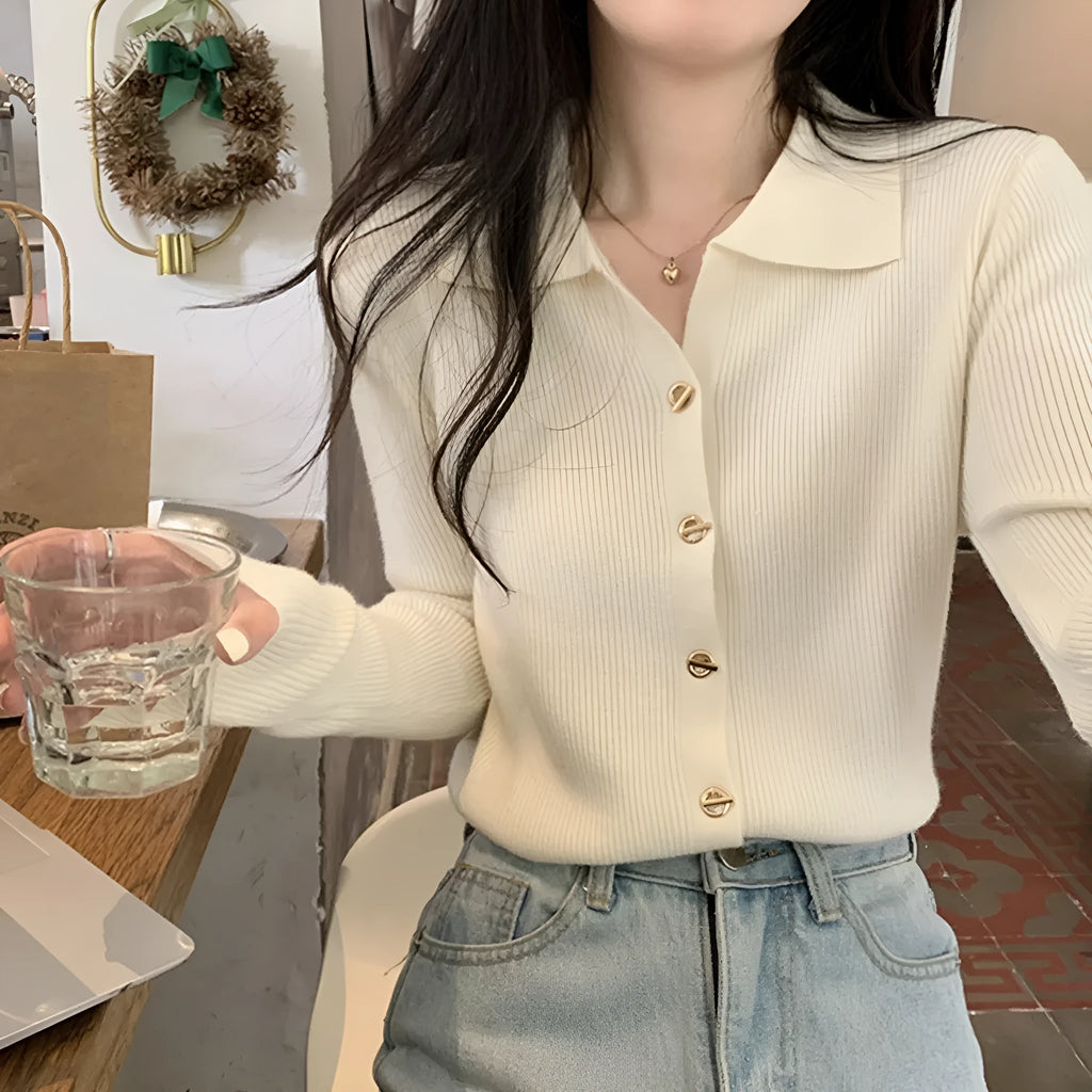 Loose fit viscose knitted cardigan in beige colour with long sleeves