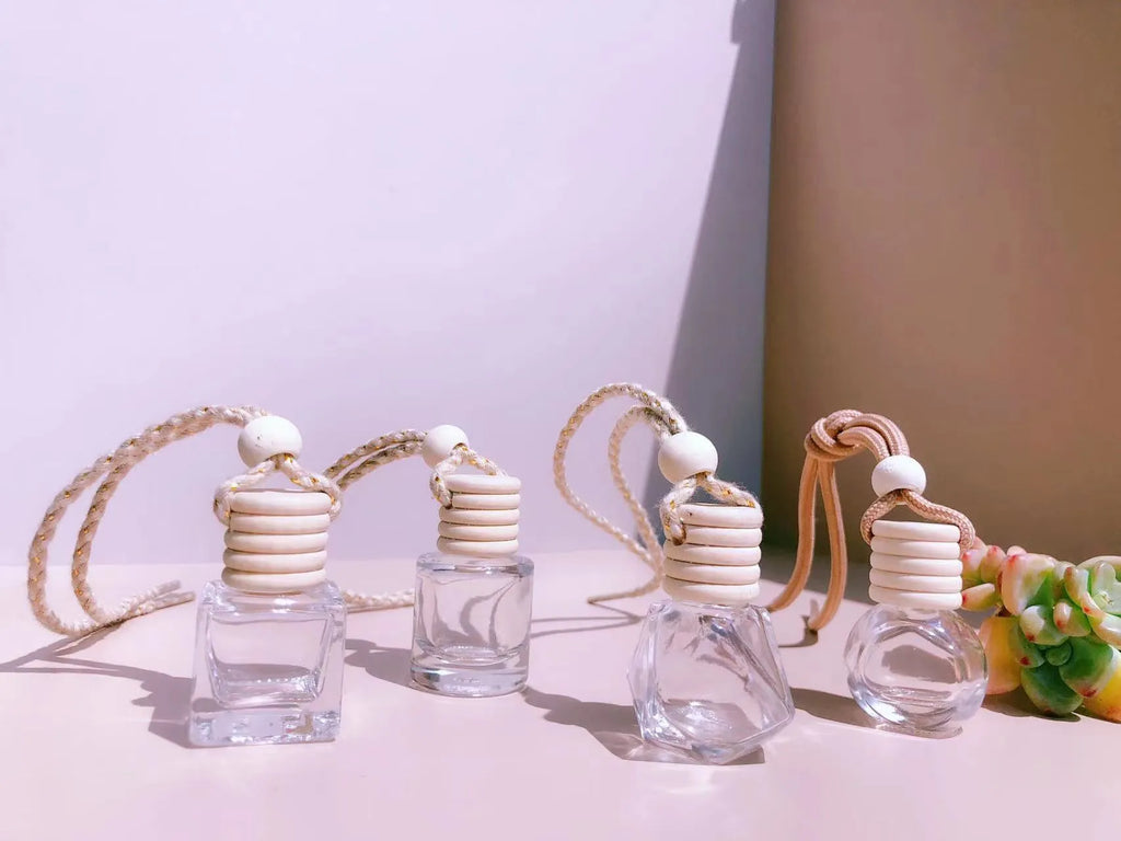 Car perfume pendant glass bottle in simple style with four colour and capacity options