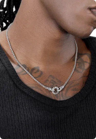 S925 sterling silver clavicle necklace for women with silver finish showing chain and pendant