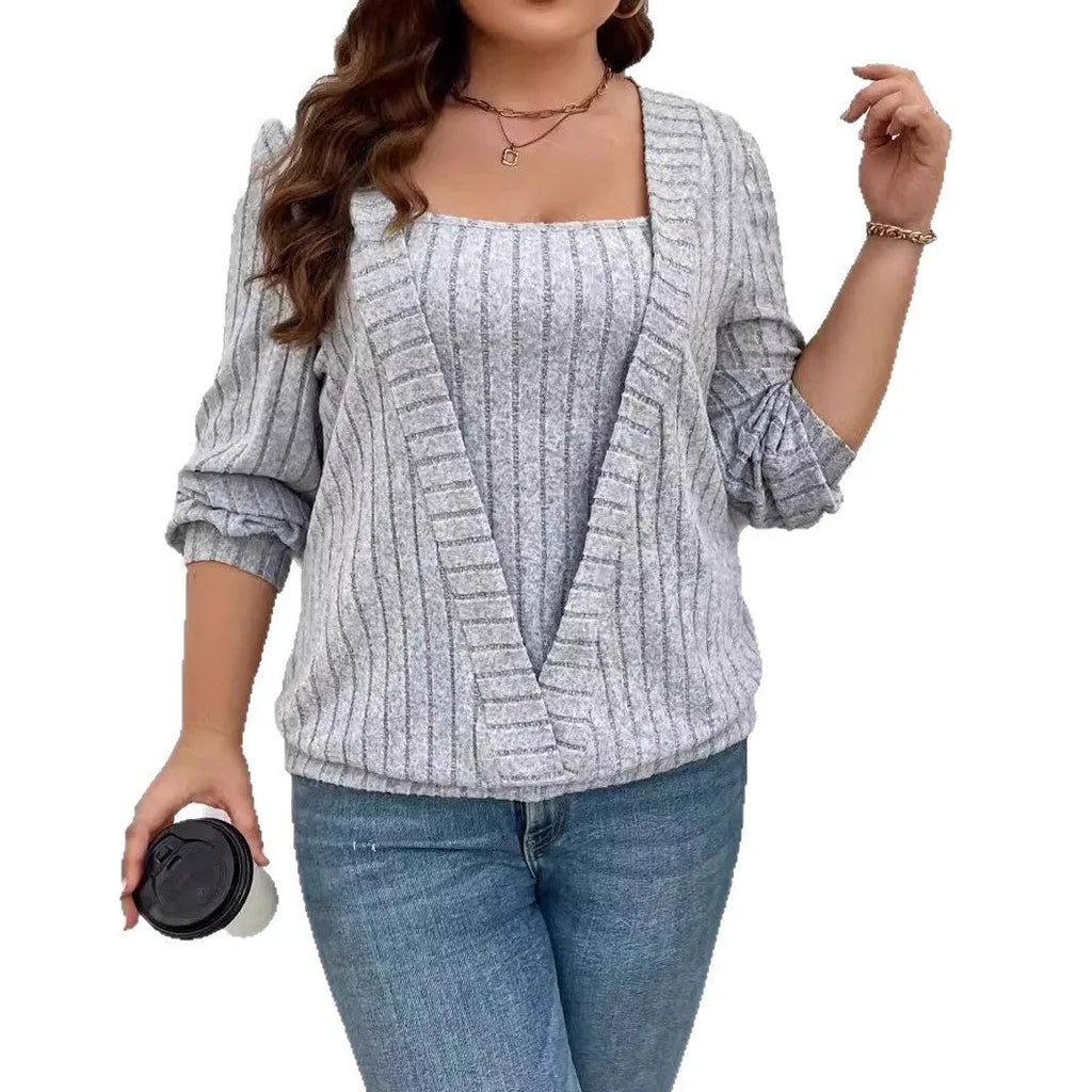 Women's loose fit ribbed false two-piece suit with V-neck and long sleeves in solid colour.