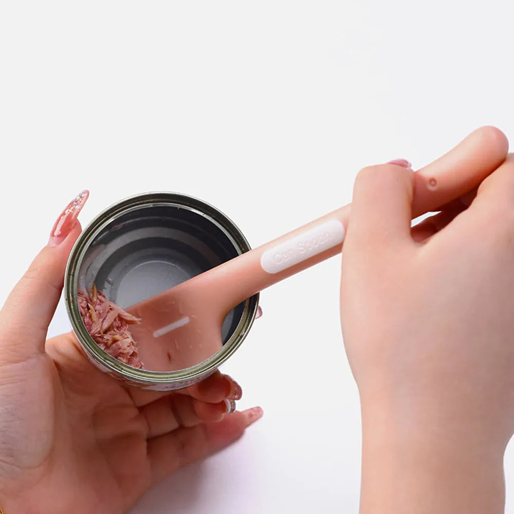 Long-handled green pet feeding spoon for canned cat and dog food with right-angle design