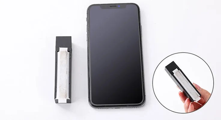 Black pack of 40 disposable screen cleaner cloths for mobile phones and tablets