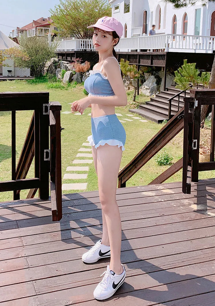 Women's solid colour nylon one-piece swimsuit with fashion suspenders and split conservative design
