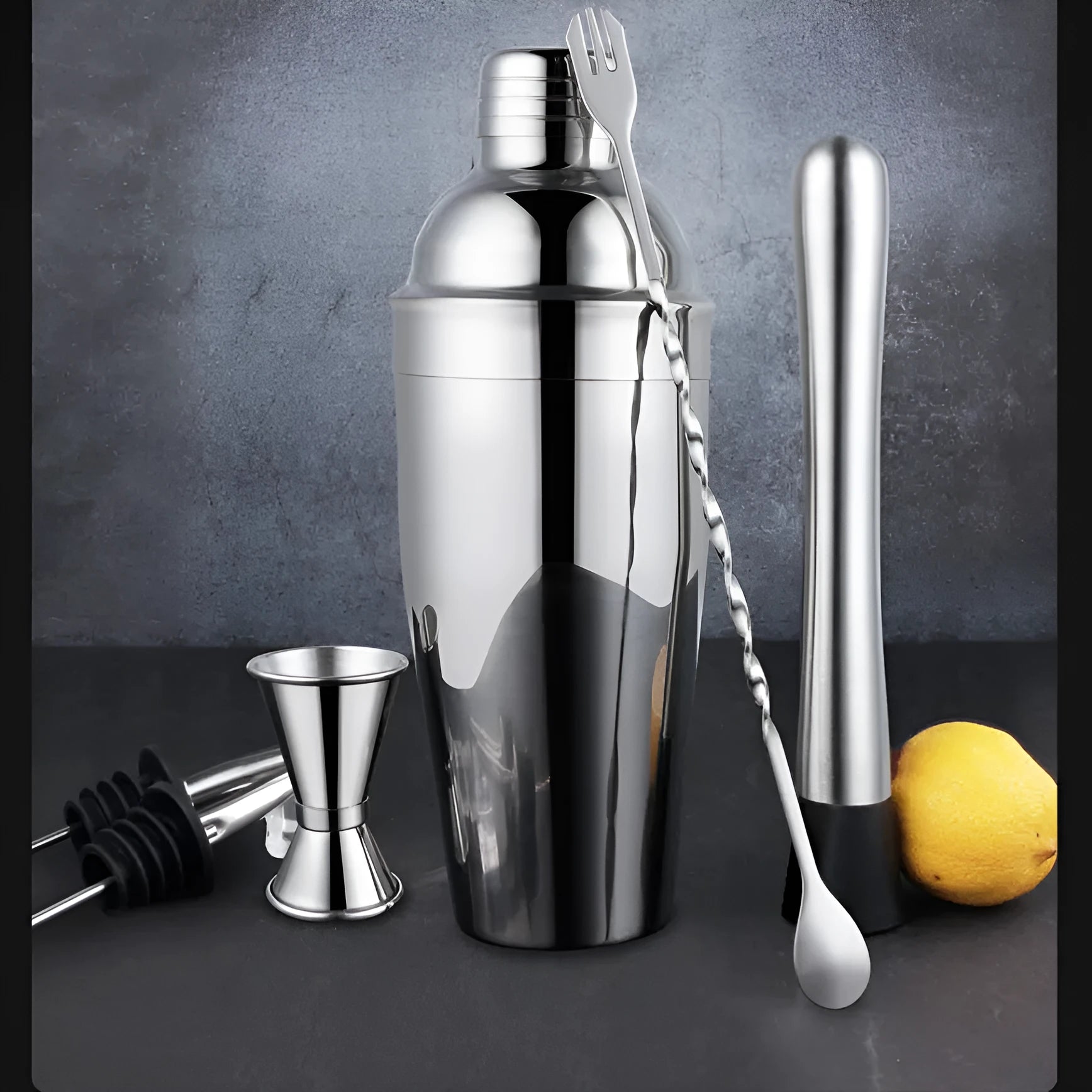 23-piece stainless steel cocktail set with clear acrylic handles and European design