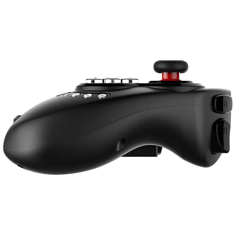 PG-9023 wireless telescopic gaming controller extended with smartphone inserted