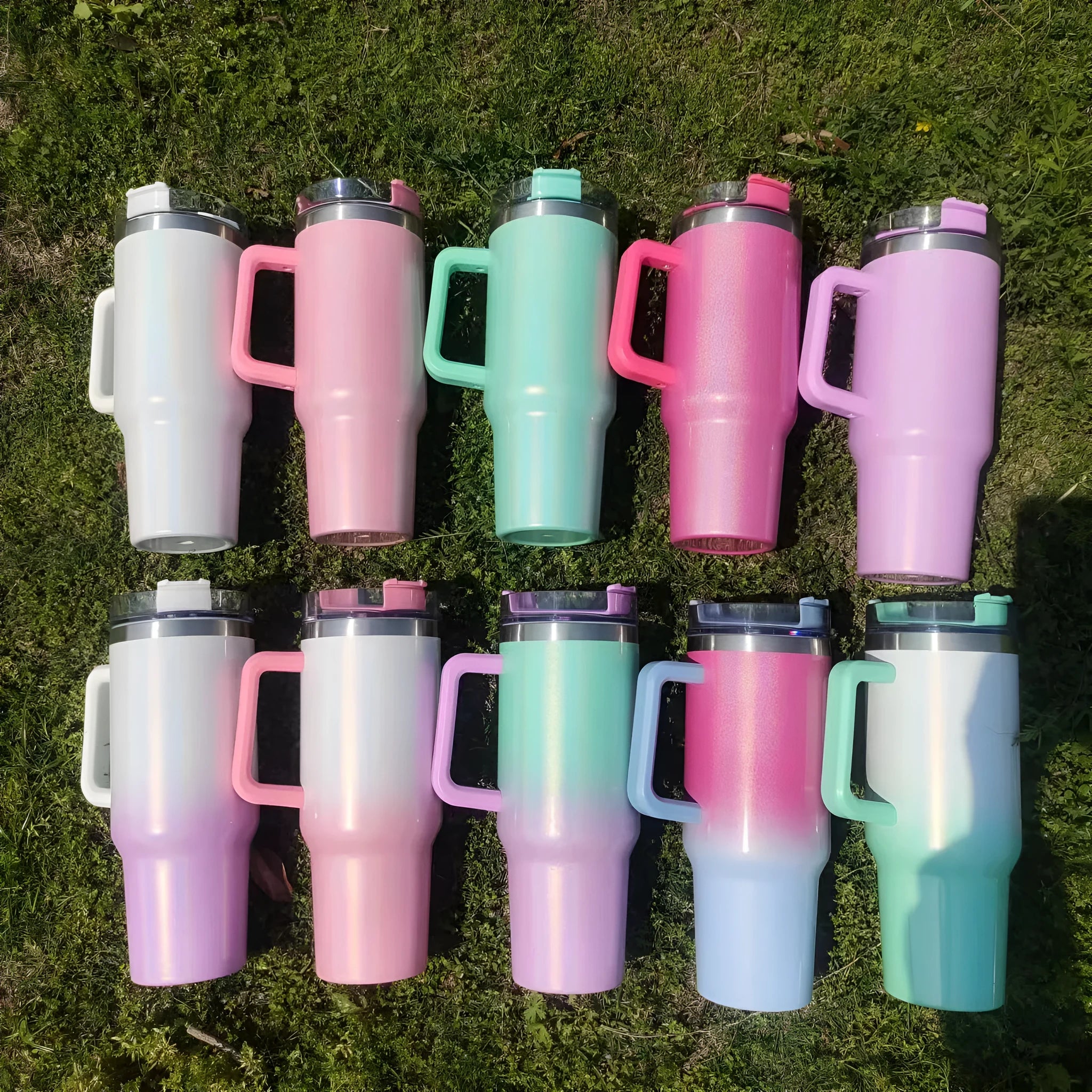 Large stainless steel vacuum insulation cup with gradient colour options showing thermal insulation design