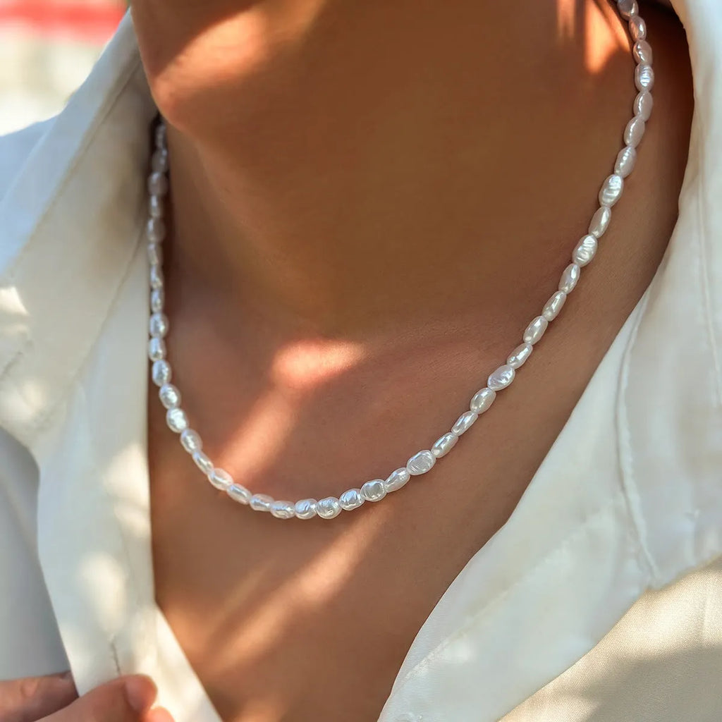 Men's white U-shaped pearl clavicle necklace with adjustable 41-50cm chain