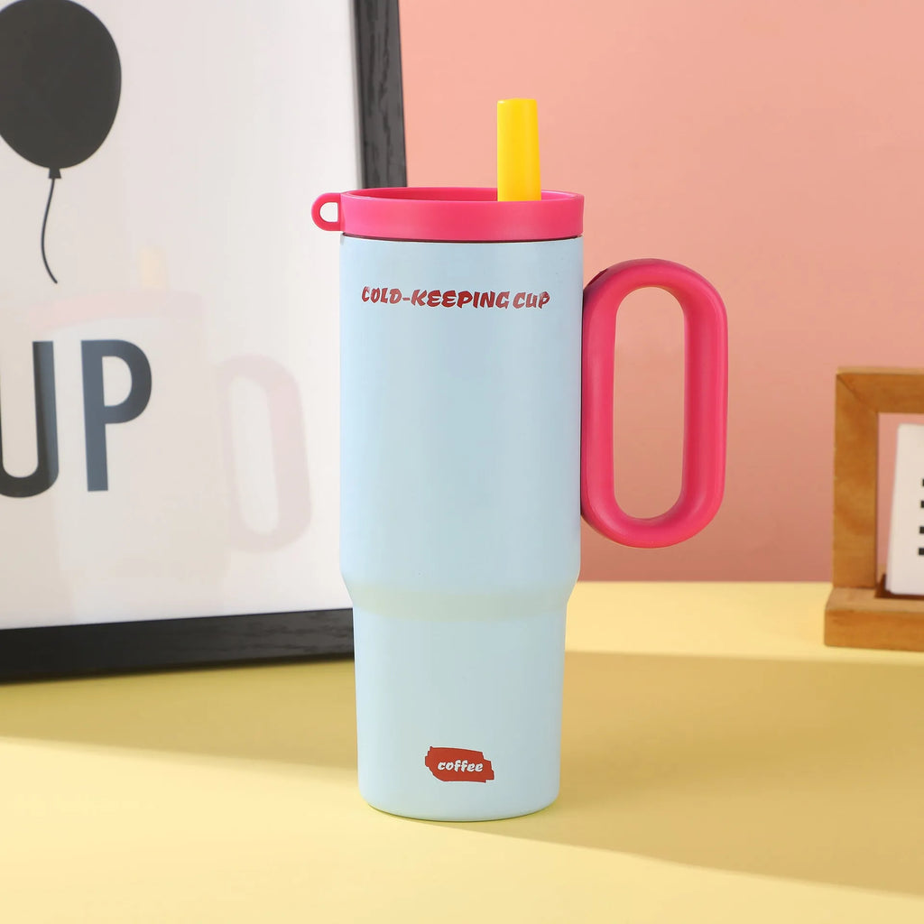 Large capacity straw cup with handle in choice of five colours for portable cold storage and heat preservation