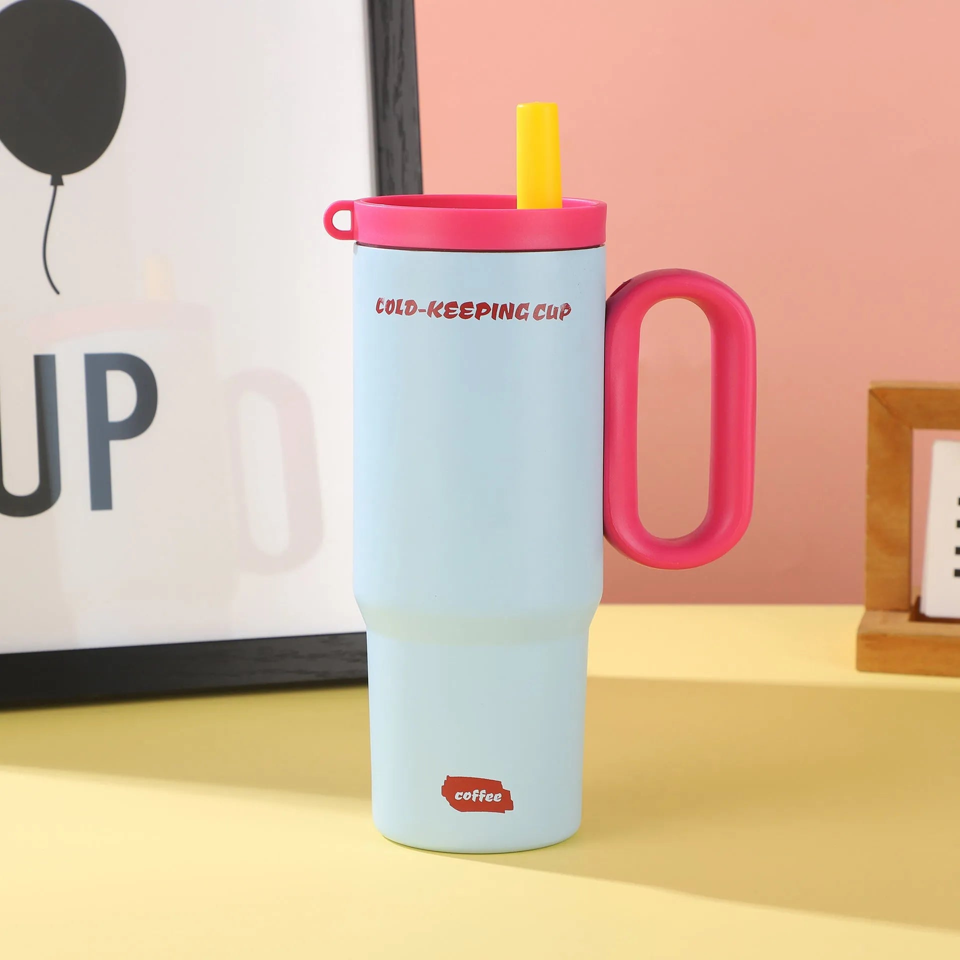Large capacity straw cup with handle in choice of five colours for portable cold storage and heat preservation