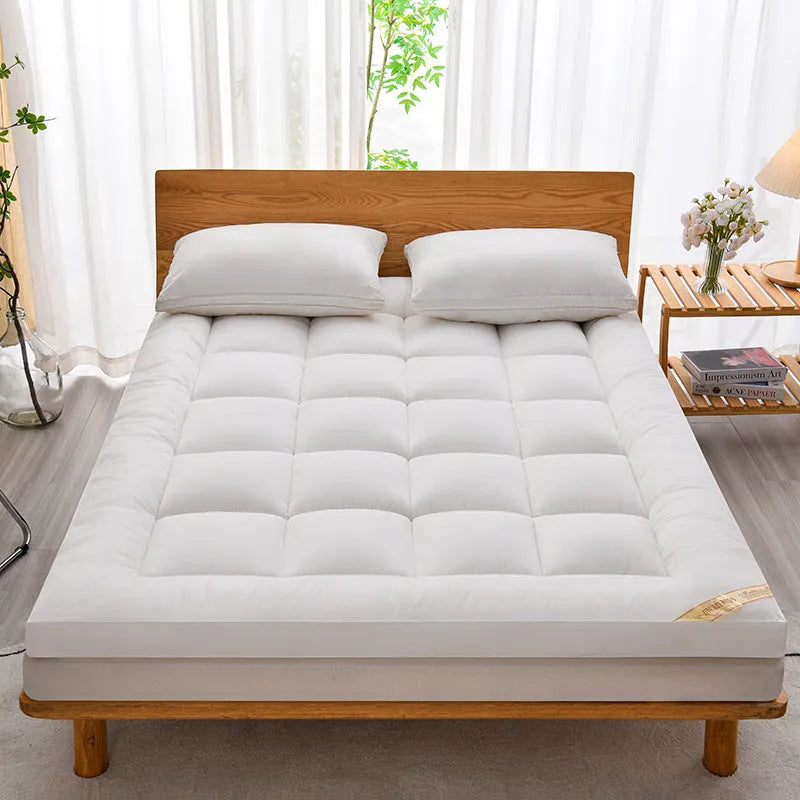 Thickened polyester feather velvet mattress sheet in pure grey, 180x200cm size