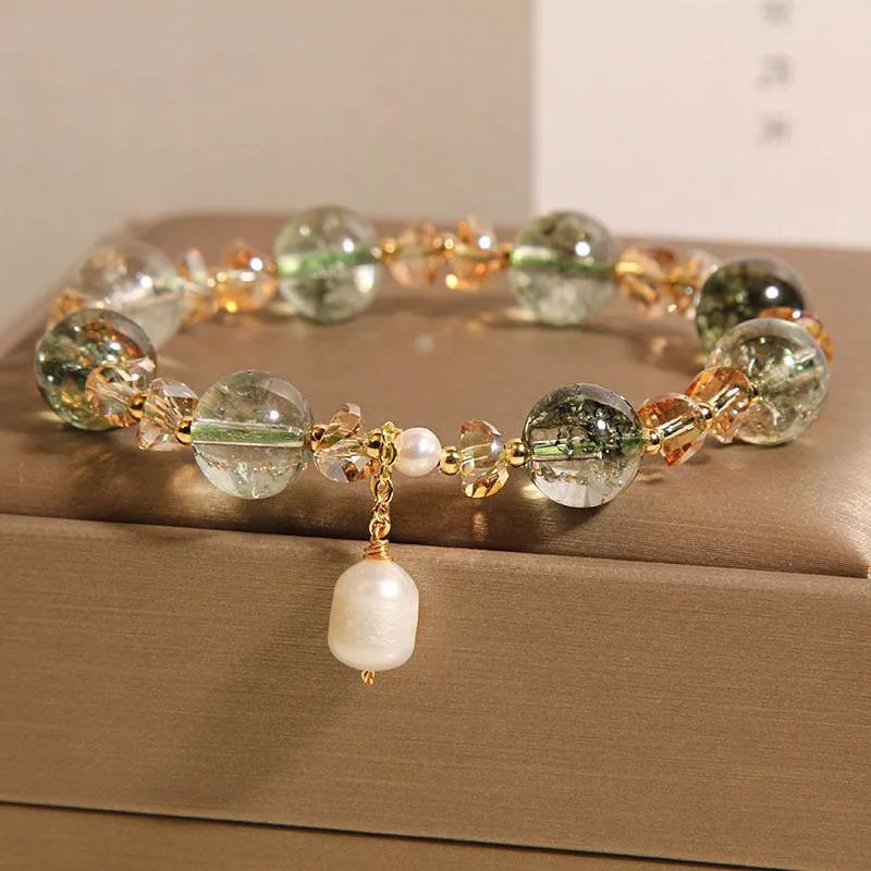 Women's green phantom quartz and pearl crystal bracelet in Japanese Korean style.