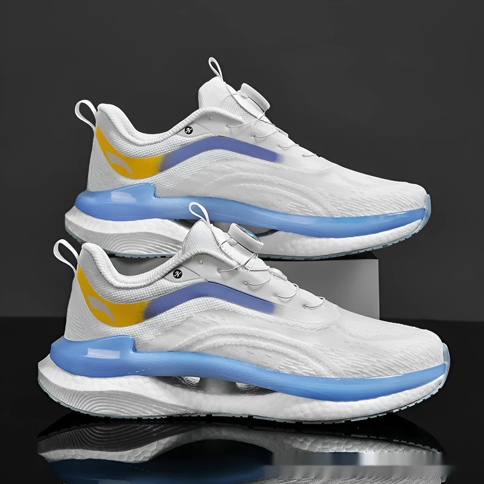 Men's breathable mesh running shoes in high-top design with buckle closure