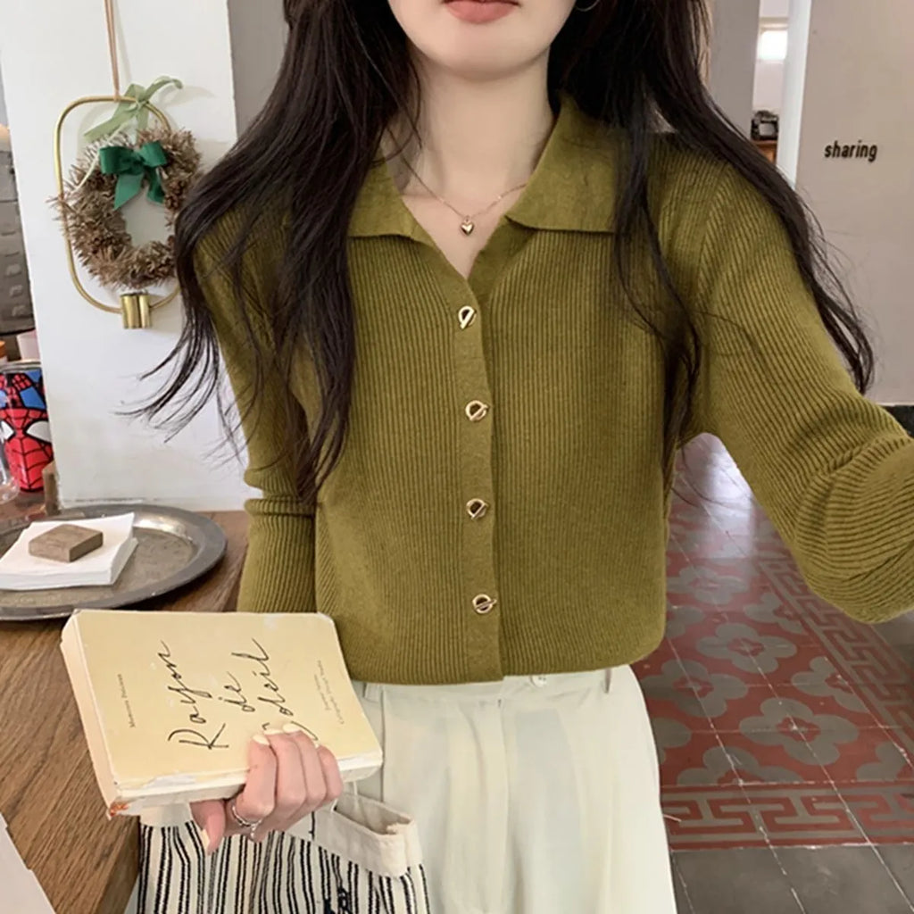 Loose fit viscose knitted cardigan in beige colour with long sleeves