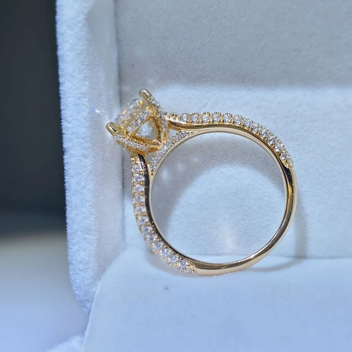 Copper plated alloy ring with moissanite diamond, elegant Style1 design for women