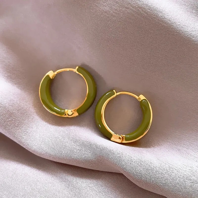 Green and white dripping oil earclip earrings with geometric shape for women, clip-on style
