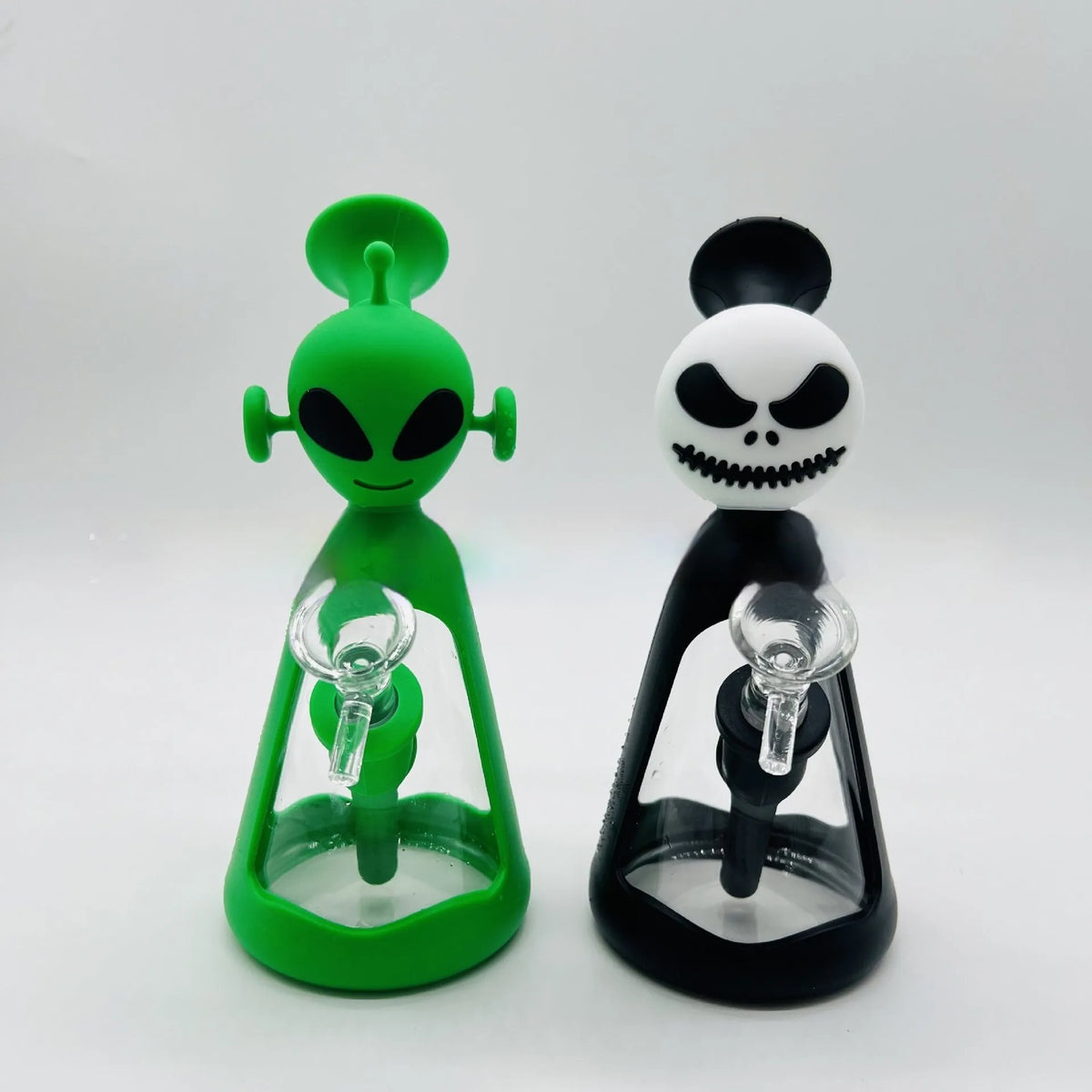 Glass silicone handheld smoking pipe in mixed colour, red, green, and sky blue options with glass bowl and silicone body.