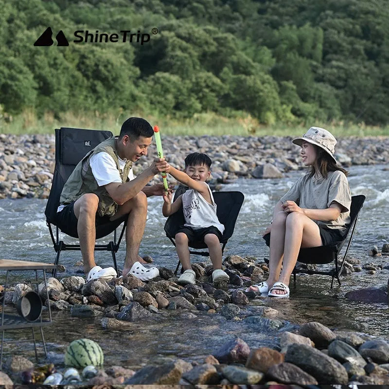 A foldable aluminium alloy Moon Chair with an Oxford cloth seat, shown in Army Green colour.