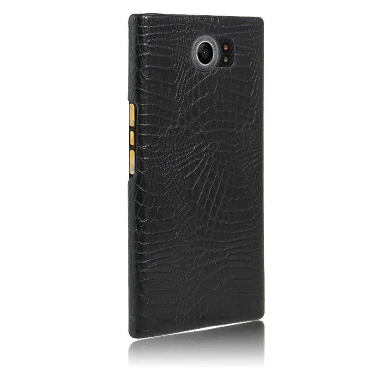 BlackBerry smartphone back cover case made of genuine leather and PC plastic in a choice of colours.