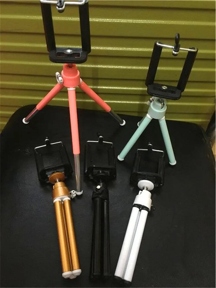Black desktop phone holder with adjustable two-section metal bracket
