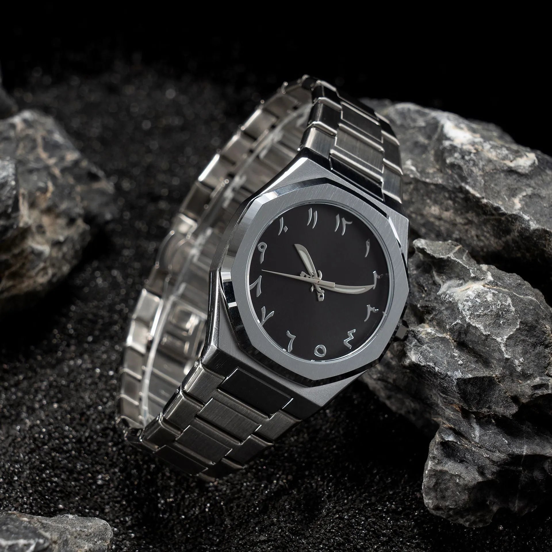 Men's business casual stainless steel quartz watch with 10mm thickness on wrist
